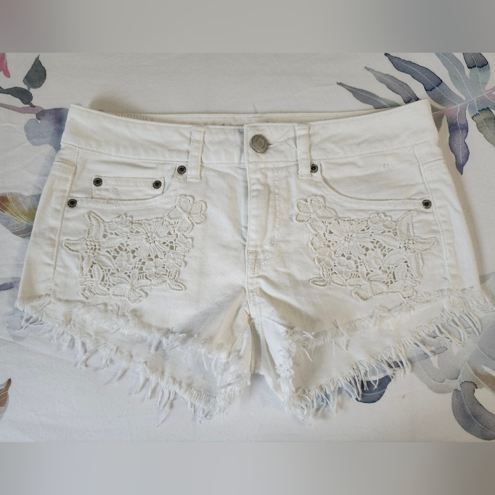 American Eagle Outfitters White Lace-Appliqué Distressed Denim Shorts